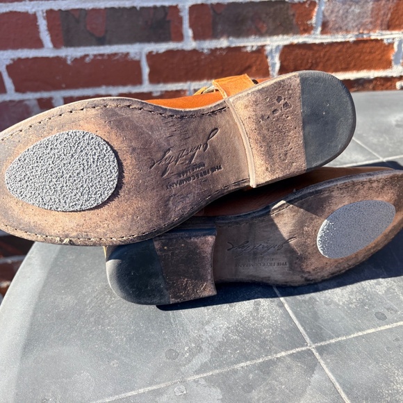 Share Frye Women's Veronica Harness Boots 8.5 Brown Leather Zip Ankle Moto Biker - Picture 10 of 14